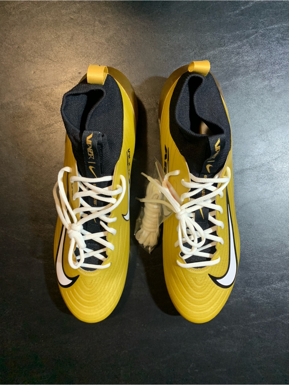 Nike Vapor Pro 1 x Oregon Duck PE Gold Football Cleats Size 13.5 ( IB4035-700 )